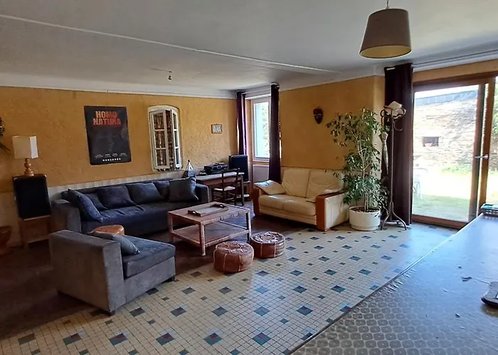 Maison De D'artistes Vallons De L'erdre 4 Pieces 9 Pers * Freigne