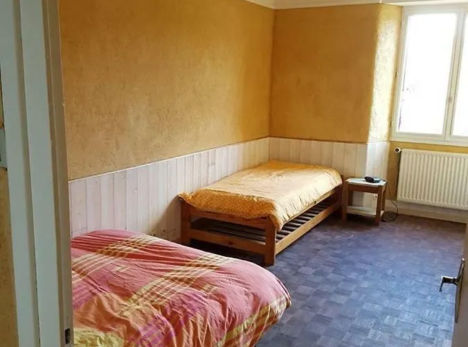 Maison De D'artistes Vallons De L'erdre 4 Pieces 9 Pers Freigne